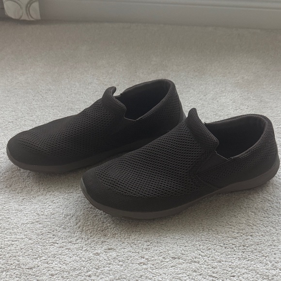 L.L. Bean Men's Dark Brown Slip-On Loafers - Picture 2 of 7